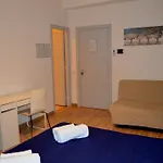 Check-Inn Rooms
