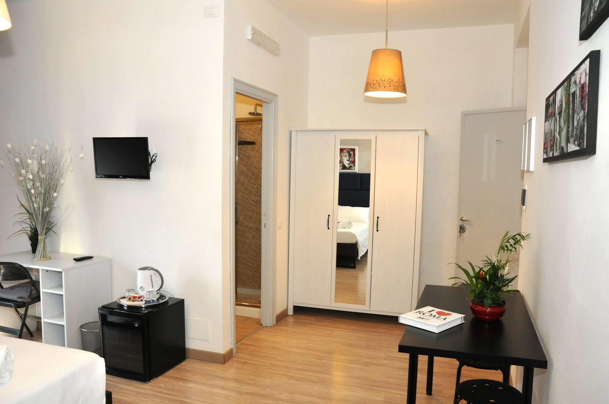 Bed & Breakfast Check-inn 3*